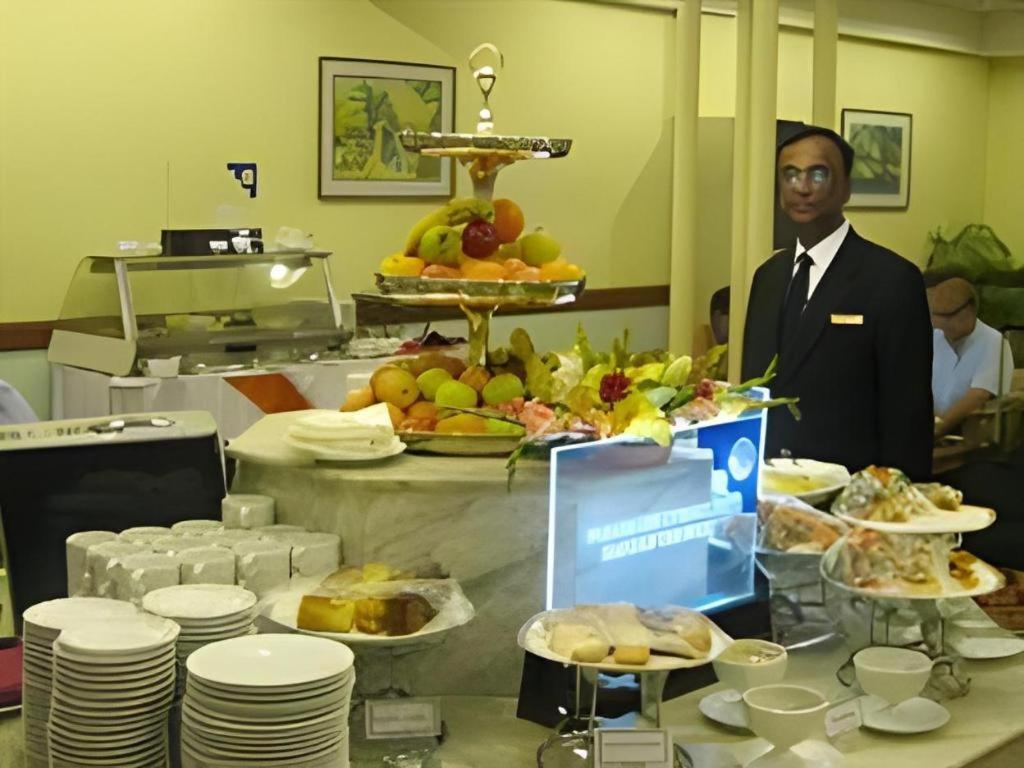 דאהקה Hotel Ruposhi Bangla מראה חיצוני תמונה
